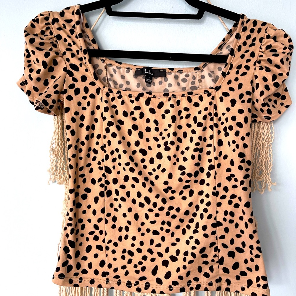 LULUS leopard puff sleeve top!